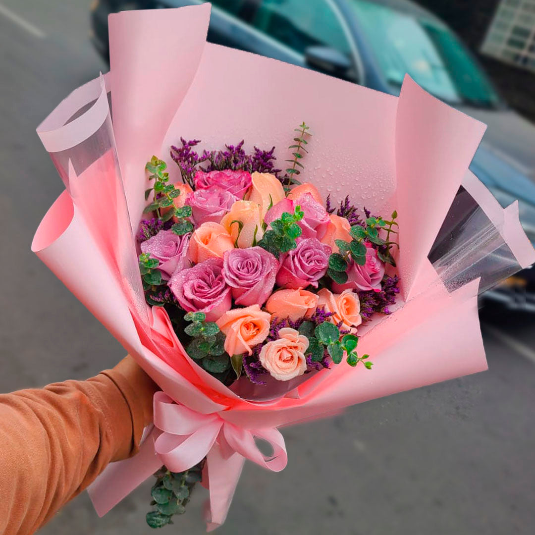 Ramo de 12 Rosas Personalizado
