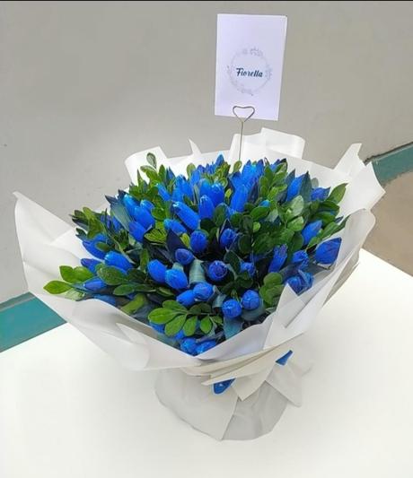 Ramo de 100 Tulipanes Azules - Delirio Florería