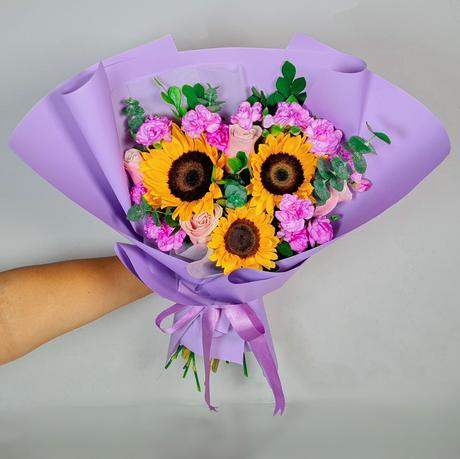 Ramo Lila de Girasoles y Rosas - Delirio Florería