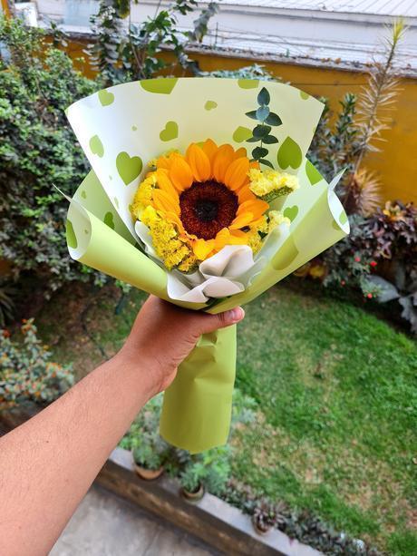 Ramo Unigirasol con Statice