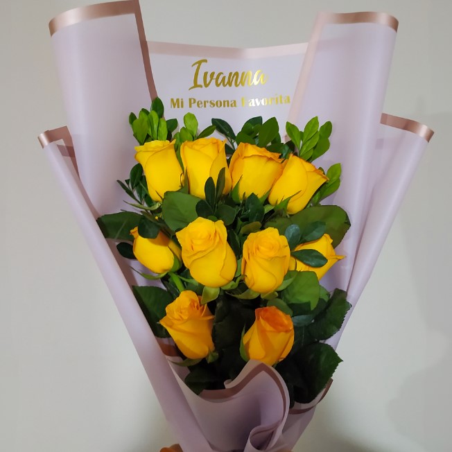 Ramo de 12 Rosas Personalizado